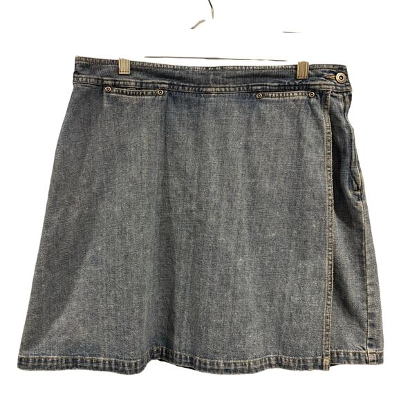 Y2K, retro Liz Claiborne light wash denim skort, size 12 - Picture 7 of 12